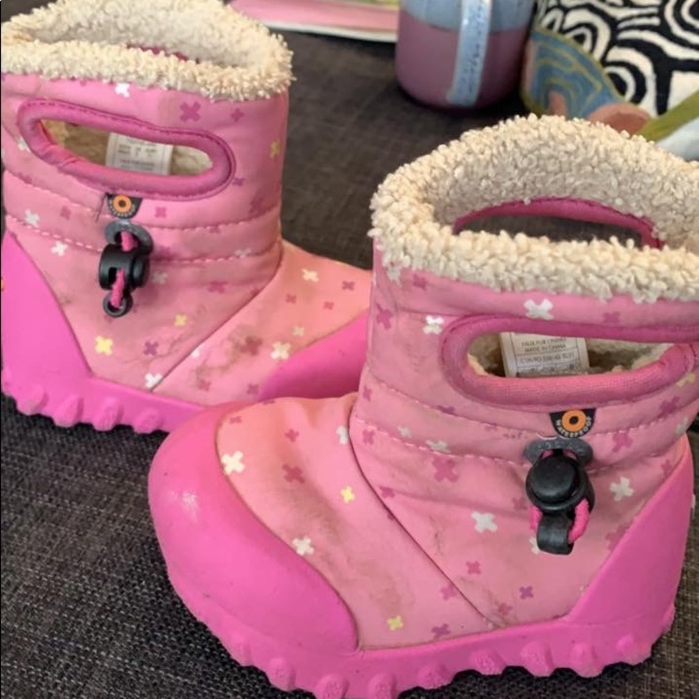 Waterproof bogs boots toddler size 5 pink